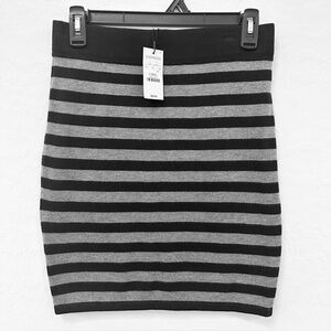 Cashmere Blend Skirt Knit Sweater Express Black Stripe Women’s Size XS Miniskirt